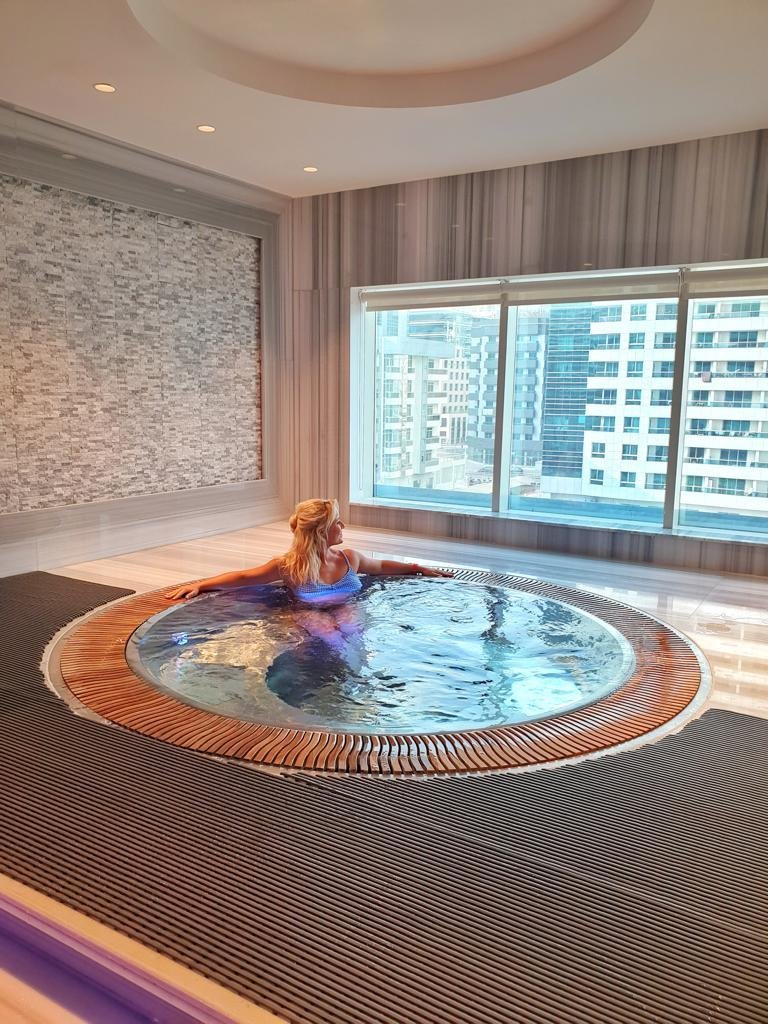 Jacuzzi lounge at Stella Spa Dubai Marina